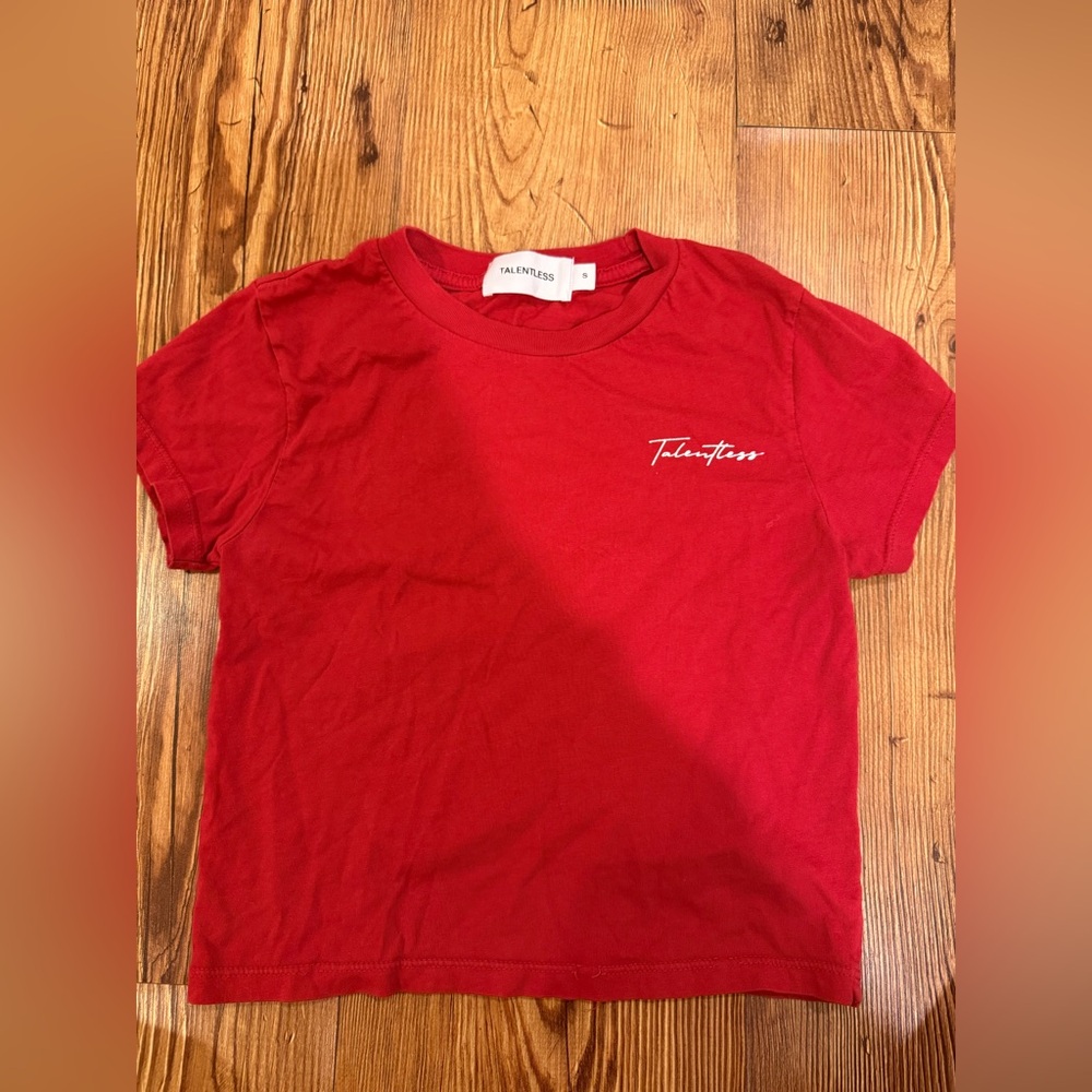 Red Talentless short sleeve crop tee size small
